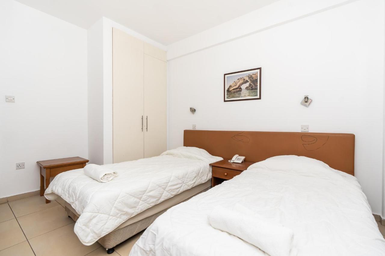 Flora Hotel Apartments Protaras Luaran gambar